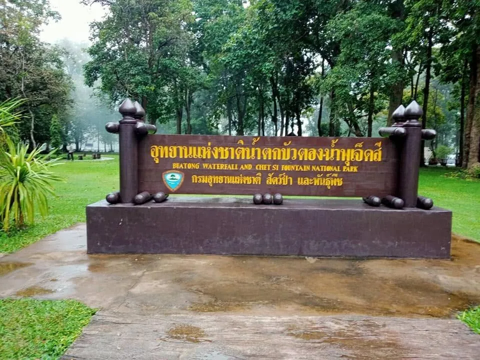 Entrance sign at Bua Tong Sticky Waterfall National Park
